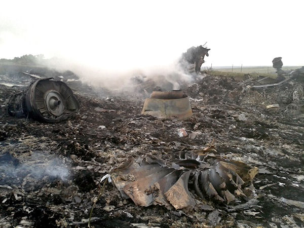 В районе боевых действий на Украине потерпел крушение гражданский Боинг 777