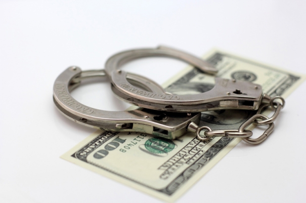 В Красногвардейском районе задержанный пытался подкупить полицейского