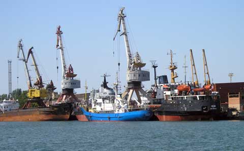 Крымские порты устанавливают слишком высокие тарифы