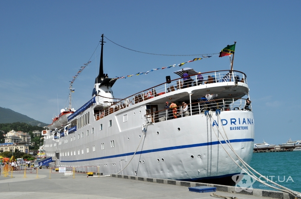 Турция отложила запуск лайнера «Адриана»