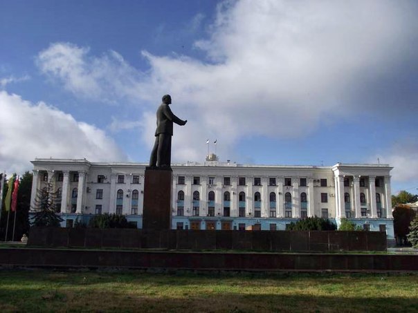 Часть денег, предназначенных для реконструкции площади Ленина, направят на образование