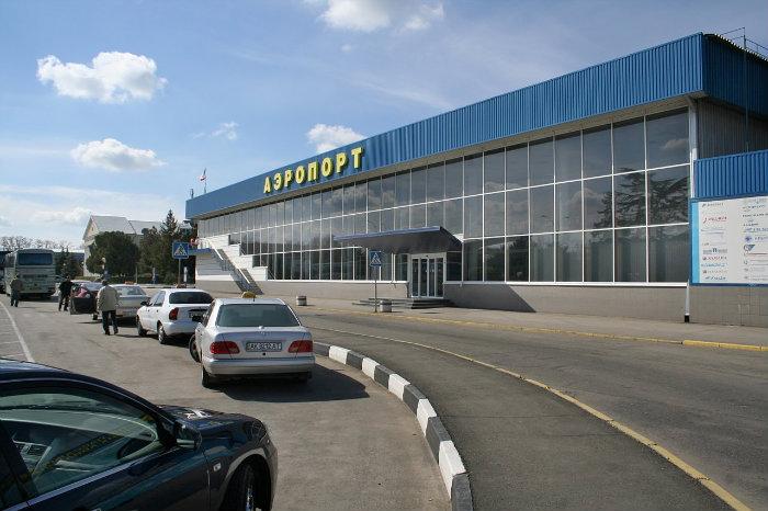 Аэропорт Симферополя вновь предлагают переименовать