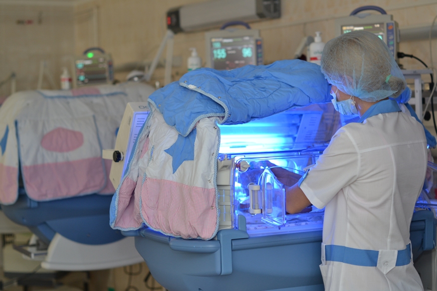 Крымские врачи выхаживают младенца с экстремальным весом