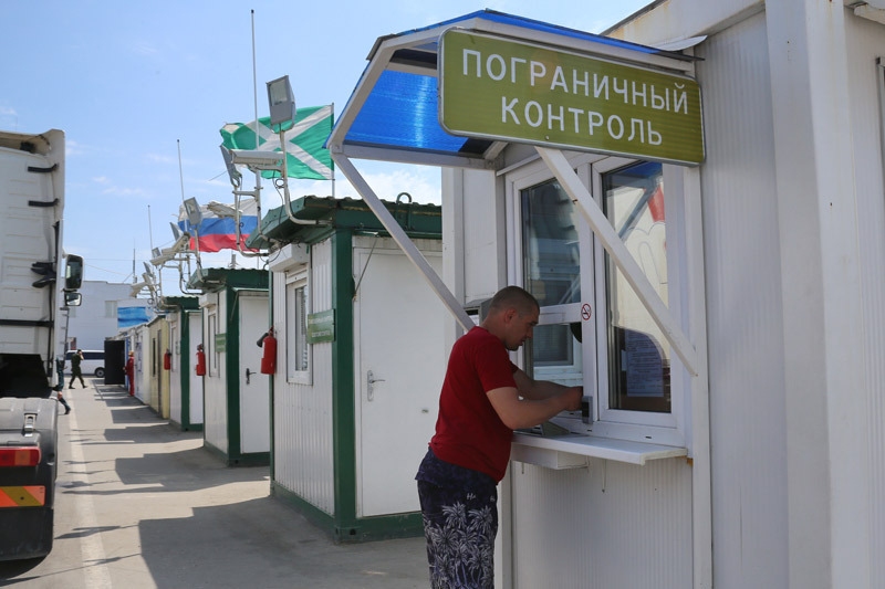 В Крыму усилили безопасность на пунктах пропуска
