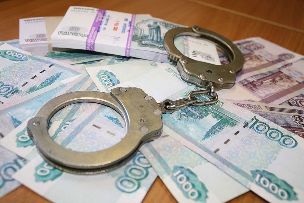 Севастопольскую чиновницу подозревают в посредничестве во взяточничестве