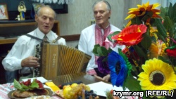 С рушниками в вышиванках и за праздничным столом в Севастополе встретили День урожая (+фото)