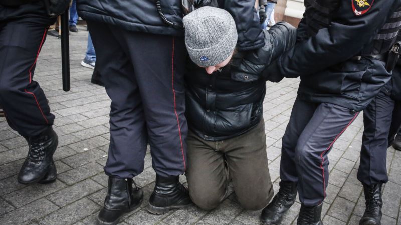 В России растет число задержанных на акции