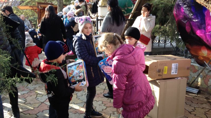 В Севастополе в детском парке провели национально-культурный утренник