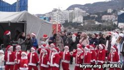 Более 20 команд участвовали в ялтинском «Мороз-параде» (+фото)