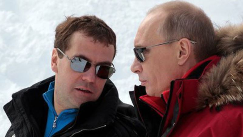 Путина и Медведева ожидают на съезде «Единой России» для выдвижения кандидата в президенты