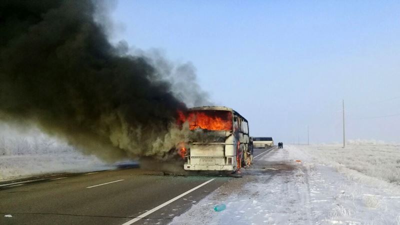 МВД Казахстана: причина гибели 52 человек в горящем автобусе – обогрев с помощью газовой плиты