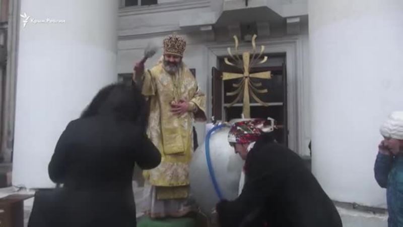 На Крещение прихожане собрались в симферопольском храме Украинской православной церкви Киевского патриархата (+ видео)