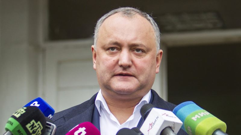 Молдова высылает трех российских дипломатов, Додон назвал это «антироссийской провокацией»
