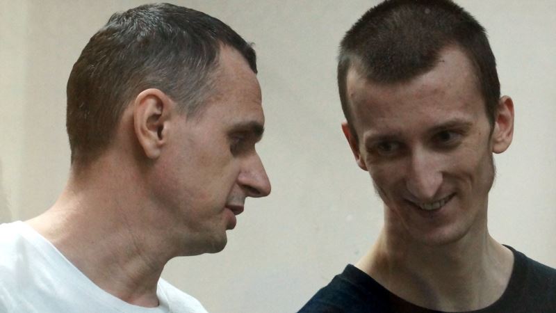 Собчак попросила Путина помиловать Сенцова и Кольченко