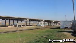 В Керчи завершают сооружение эстакады в районе автоподхода к Керченскому мосту (+ фото)