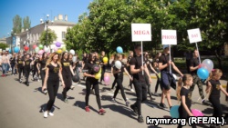 На первомайской демонстрации в Керчи ввели повышенные меры безопасности (+фото)