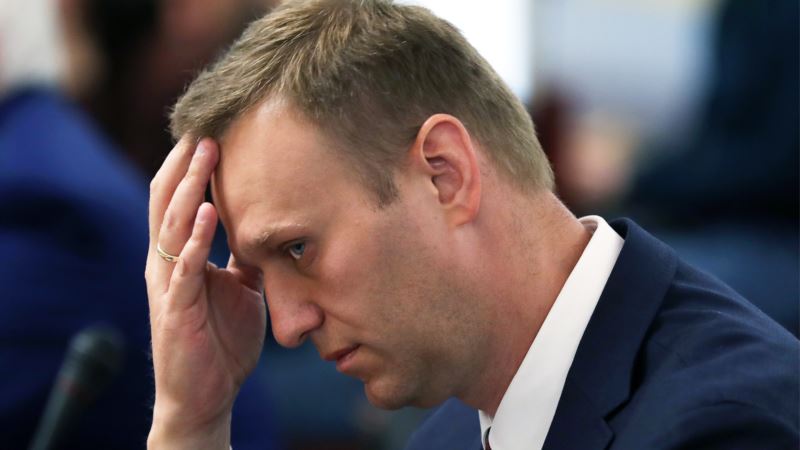 Суд в России продлил на год испытательный срок Навальному
