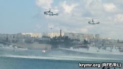 В Севастополе в ходе репетиции морского парада сломался российский БТР (+фото)