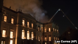 «200 лет исследований и знаний потеряны»: в Национальном музее Бразилии произошел пожар (+фото)