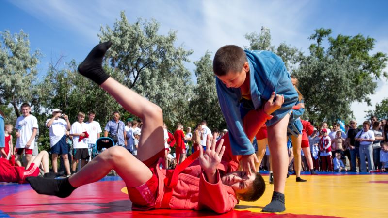 В Керчи проходит «аннексированный» турнир по самбо «Кубок двух морей»