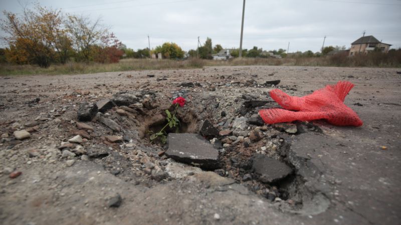 Боеприпасы под ногами. Как выглядит Ичня после взрывов на складах (фоторепортаж)