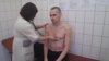 Олег Сенцов во время медосмотра в тюремной больнице, сентябрь 2018 года