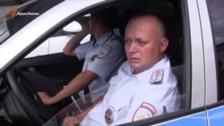 Новые стандарты: в Ялте правоохранители скупают алкоголь (видео)
