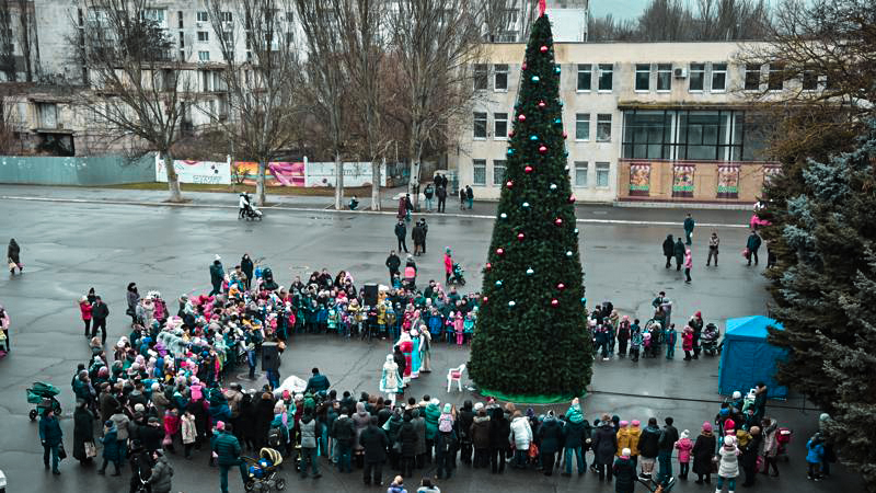 В Красноперекопске открыли новогоднюю елку (+фото)