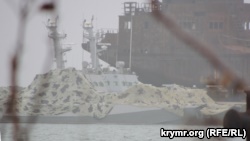 Журналисты Крым.Реалии нашли украинские военные катера в порту Керчи (+фото)