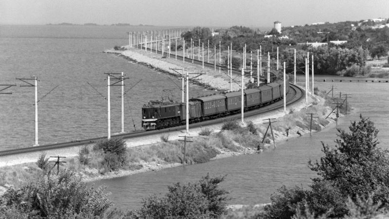 Аксенов поручил главе Симферополя вернуть город в 1975 год