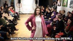 В Киеве прошел первый модный показ крымскотатарской женской одежды (+фото)