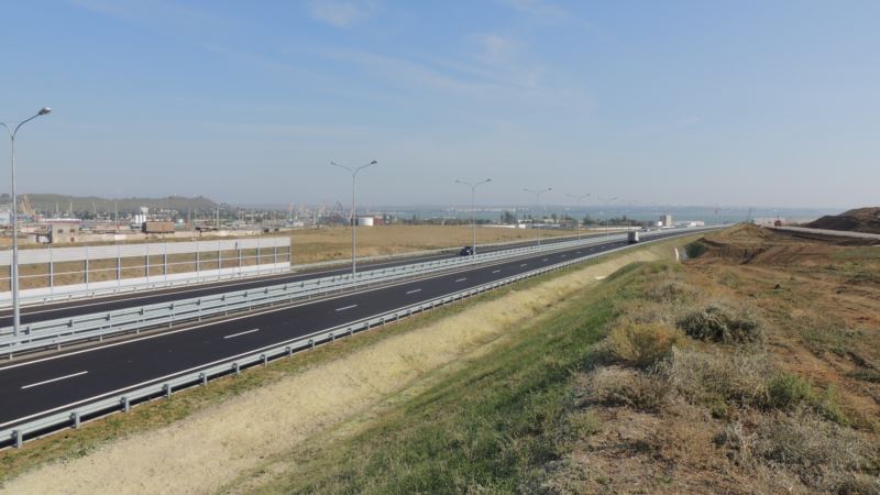 На автоподходах к Керченскому мосту «сполз» земляной откос – Служба автодорог Крыма