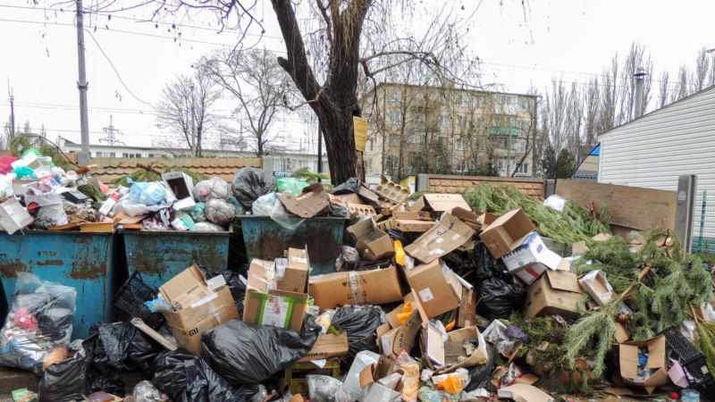Аксенов дал властям Керчи месяц на решение «мусорной проблемы»