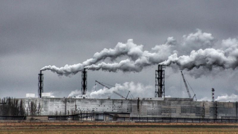 На севере Крыма зафиксировали новые выбросы химических веществ в атмосферу