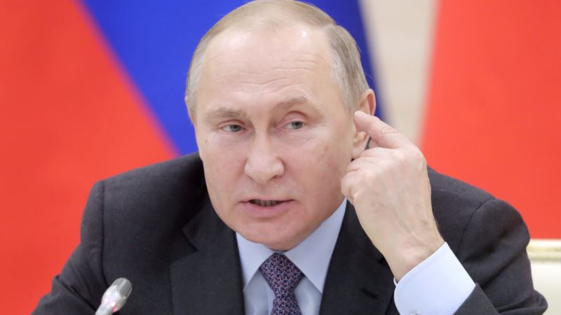 Путин подписал закон, запрещающий военным пользоваться смартфонами