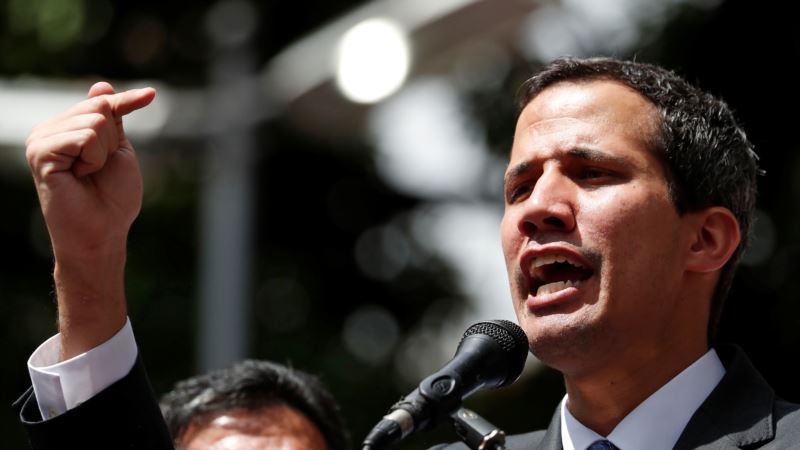 Гуайдо призвал венесуэльцев выйти на улицы в день его возвращения в страну