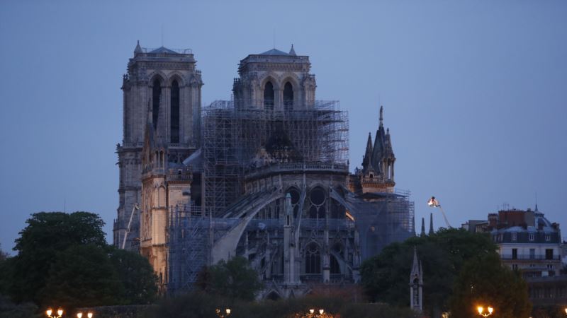 Во Франции объявят международный сбор средств на восстановление собора Нотр-Дам