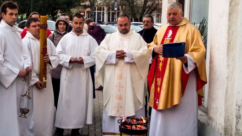 Севастополь: римо-католики провели мессу в возвращенном костеле