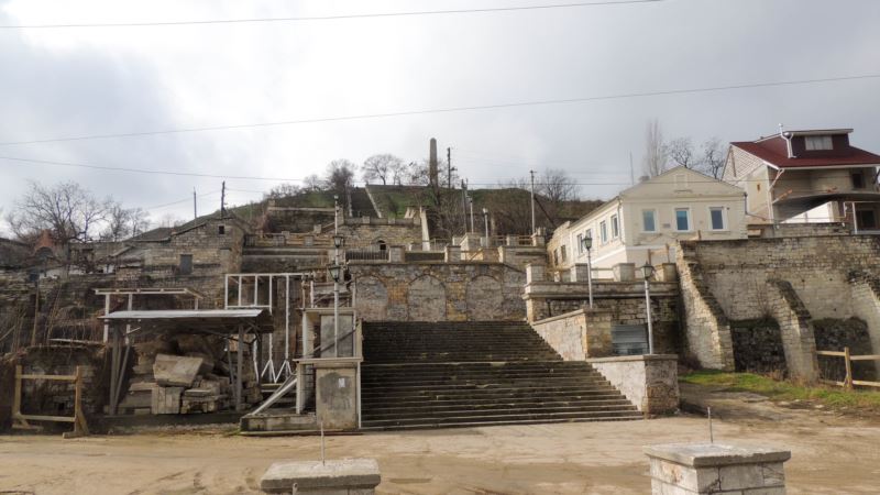 В Крыму объявили новый тендер на реставрацию Митридатской лестницы в Керчи