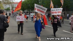 На первомайском шествии в Севастополе требуют отставки губернатора (+фото)