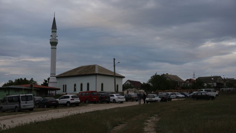 «Где Эрвин?»: в Бахчисарае прошел молебен в годовщину похищения крымскотатарского активиста