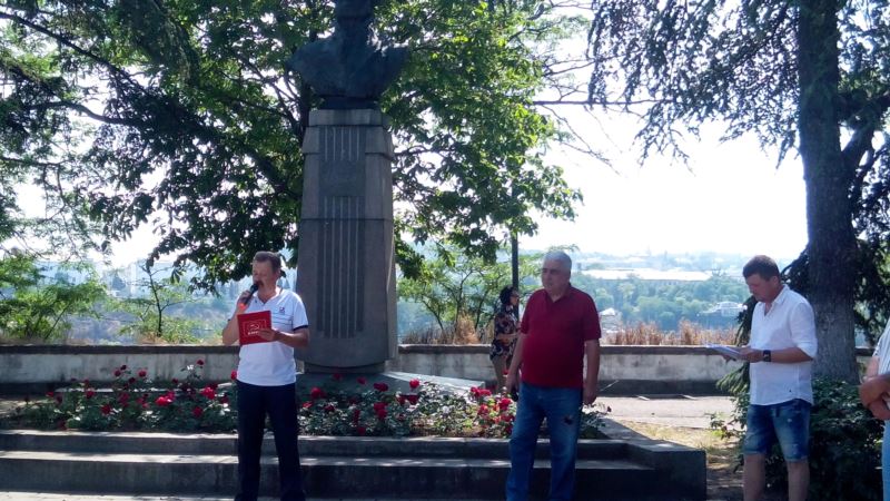 Севастополь: пионеры читали стихи в день рождения Пушкина