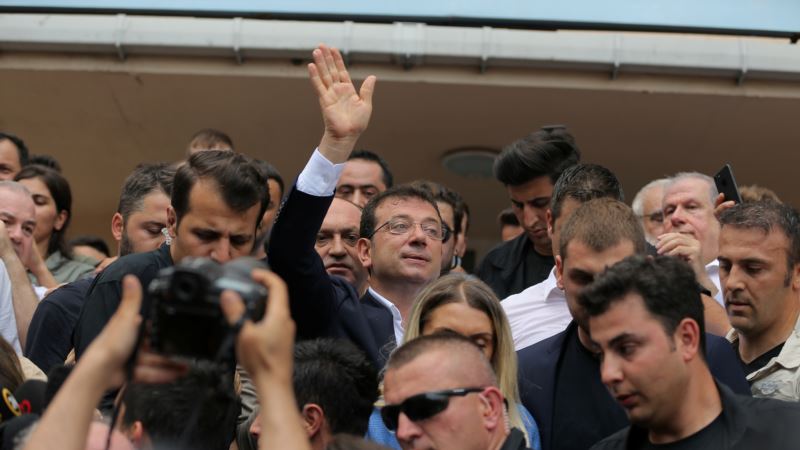 Турция: оппозиционер побеждает на выборах мэра Стамбула
