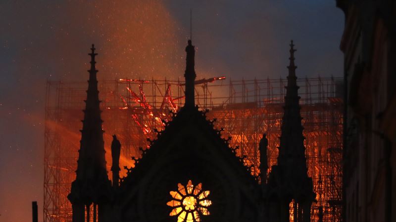 На реконструкцию сгоревшего Собора Парижской богоматери поступило лишь 9% обещанных денег