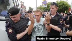 Марш в поддержку Голунова в Москве: задержаны более четырехсот человек (+фото)