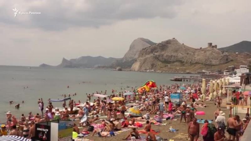 Курортное лето под Судакской крепостью (видео)