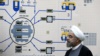 Иранский лидер Хасан Роугани в контрольной комнате АЭС, архивное фото
