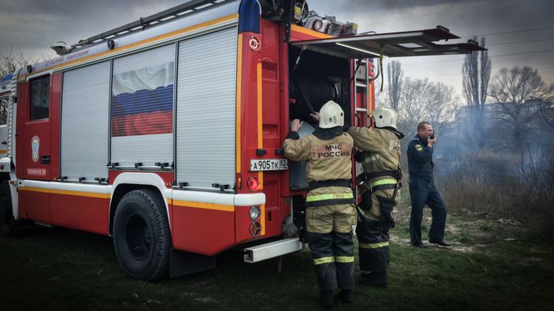 В Симферополе горела пятиэтажка: спасатели эвакуировали троих человек