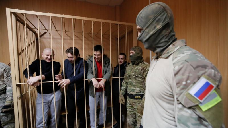 Полозов о продлении ареста захваченным морякам: российские власти хотят обеспечить себе возможность маневра