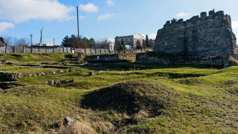 «Неаполь Скифский»: на руинах главной скифской крепости Крыма (фотогалерея)